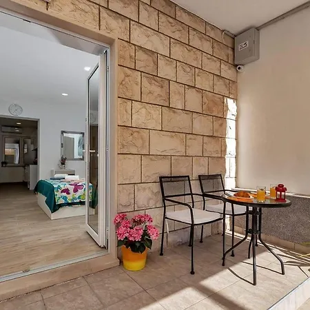 Apartman-studio Meri Apartment