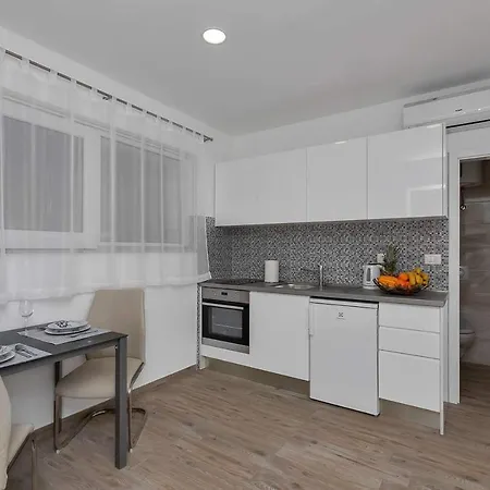 Apartment Apartman-studio Meri Makarska