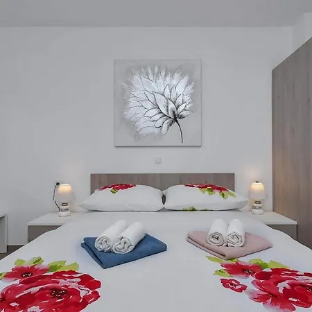 Apartman-studio Meri 公寓 马卡尔斯卡
